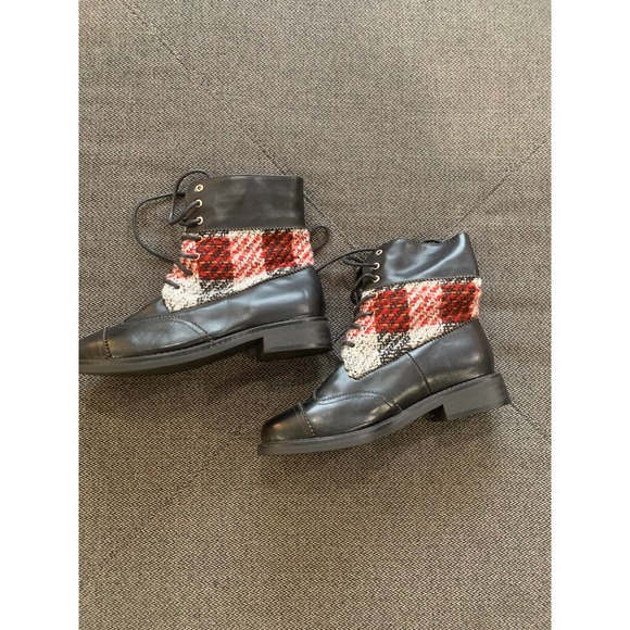 CHANEL LACE UP COMBAT Ankle BOOTS BLACK RED LEATHER/ TWEED 37 - Picture 1 of 7